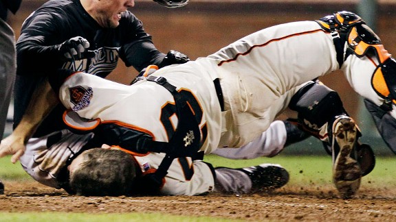 Buster Posey choque plato