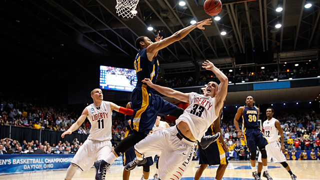 John Caleb Sanders #33 of the Liberty Flames