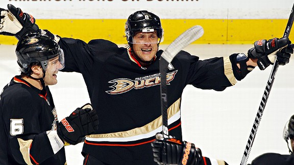 Teemu Selanne of the Anaheim Ducks