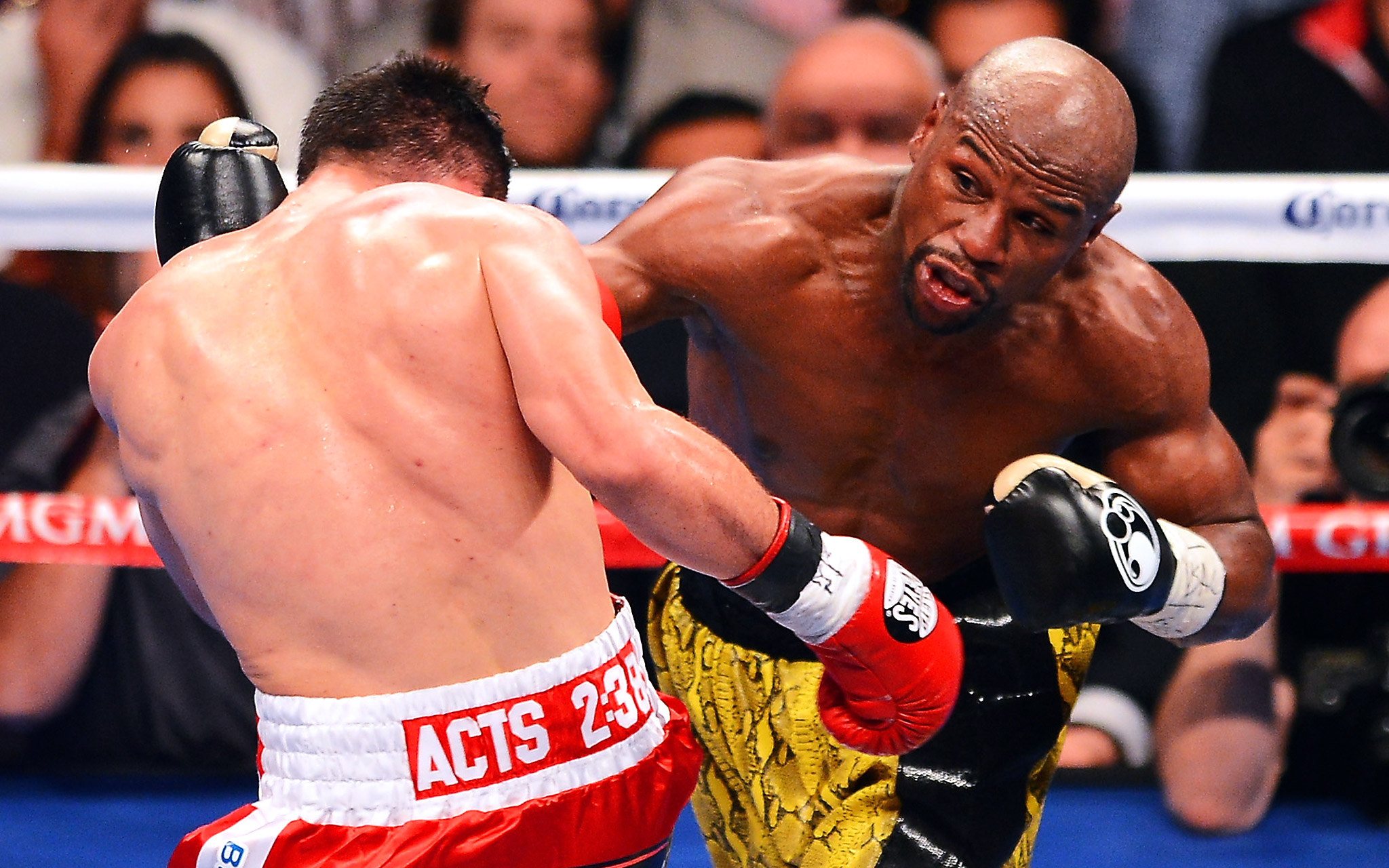 Right Back At You - Gallery: Floyd Mayweather Jr. Vs. Robert Guerrero ...