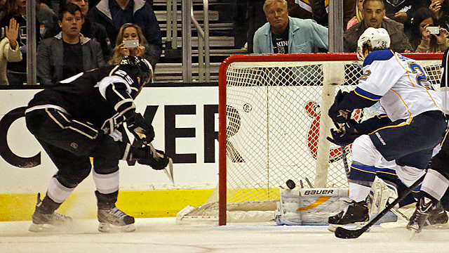 Los Angeles Kings left winger Dustin Penner