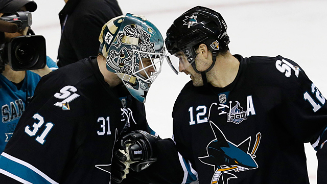 Antti Niemi and teammate Patrick Marleau