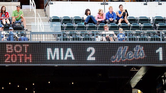 Mets v Marlins