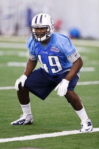 Titans rookie saves family from burning car