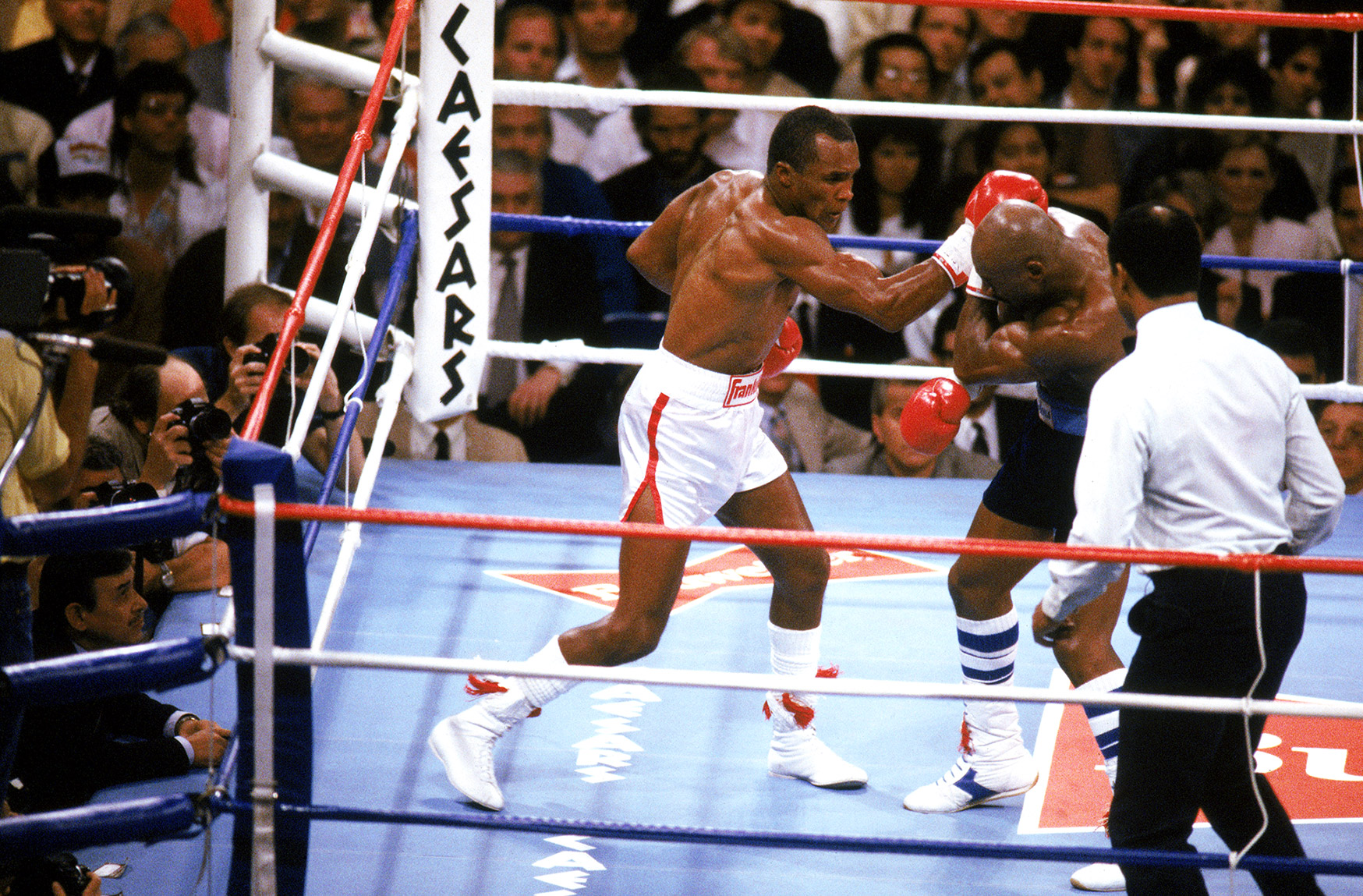 sugar Ray leonard vs marvin hagler - YouTube