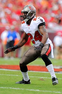 Bucs' Revis says knee still not 100 percent