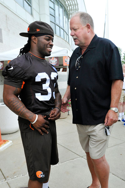 nfl_a_richardson-holmgren_mb_400.jpg