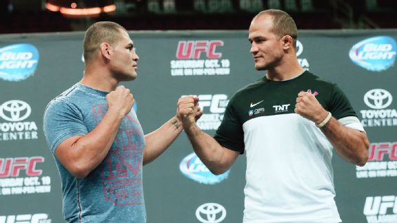 Cain Velasquez and Juniro dos Santos
