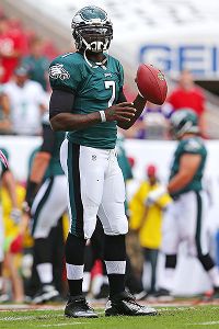 Vick works with 1st team, expected to start
