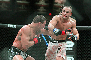Eddie Alvarez and Mike Chandler