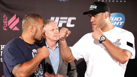 Mark Hunt and Antonio Silva