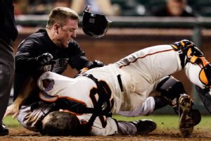 Buster Posey choque Gigantes