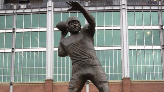 Johnny Unitas statue