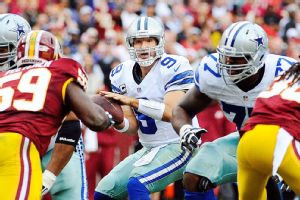 nfl_u_romo_gb3_300x200.jpg