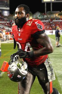 Buccaneers release Revis before deadline