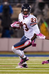 Hester agrees to 3-year deal with Falcons