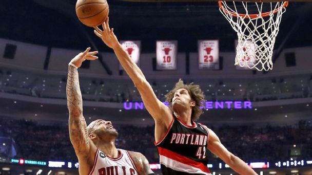 Robin Lopez, Carlos Boozer