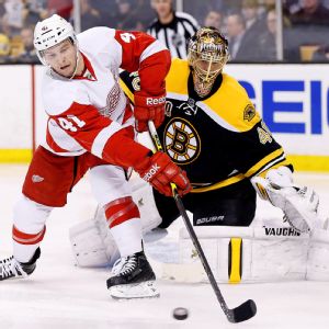 Luke Glendening, Tuukka Rask