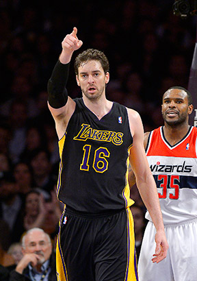 Pau Gasol, Trevor Booker