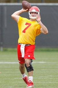 Murray remains at back of Chiefs' QB line