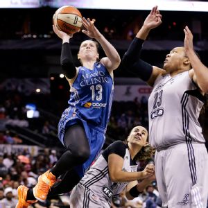 Lindsay Whalen's 31 points led the Minnesota Lynx back to the West finals with a win over the San Antonio Stars on Saturday.