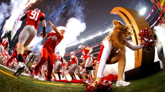 Buckeyes cheerleader