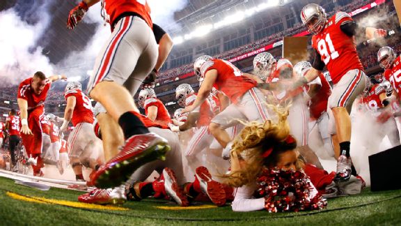 Buckeyes cheerleader