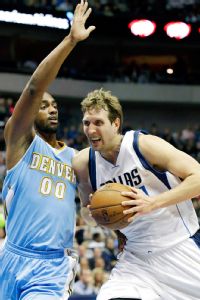 Dirk Nowitzki, Darrell Arthur