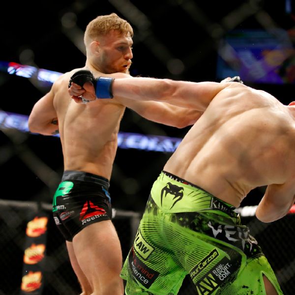 UFC Fight Night 59: Conor McGregor Mauls Dennis Siver