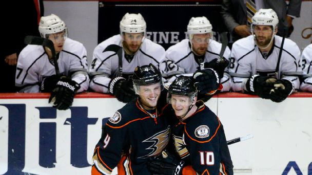 Anaheim Ducks defeat the Los Angeles Kings