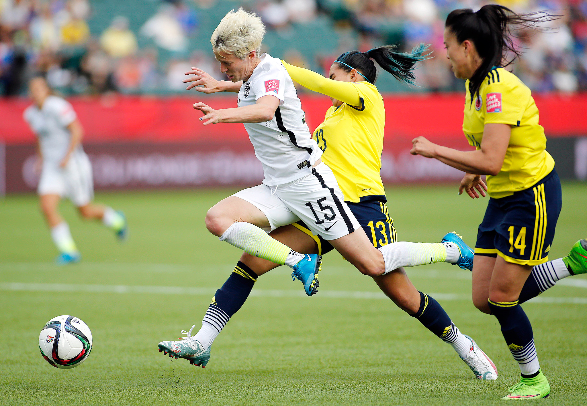 Foul play USA vs. Colombia espnW