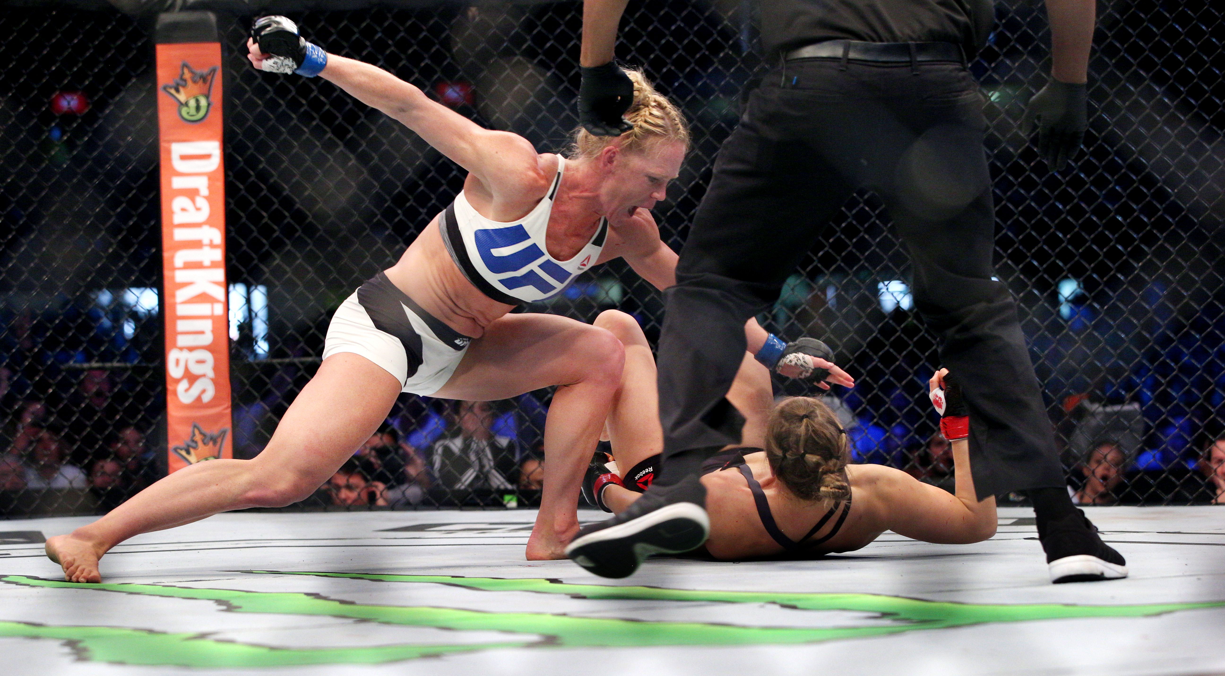 Holly Holm Knocks Out Ronda Rousey Photos Holly Holm S
