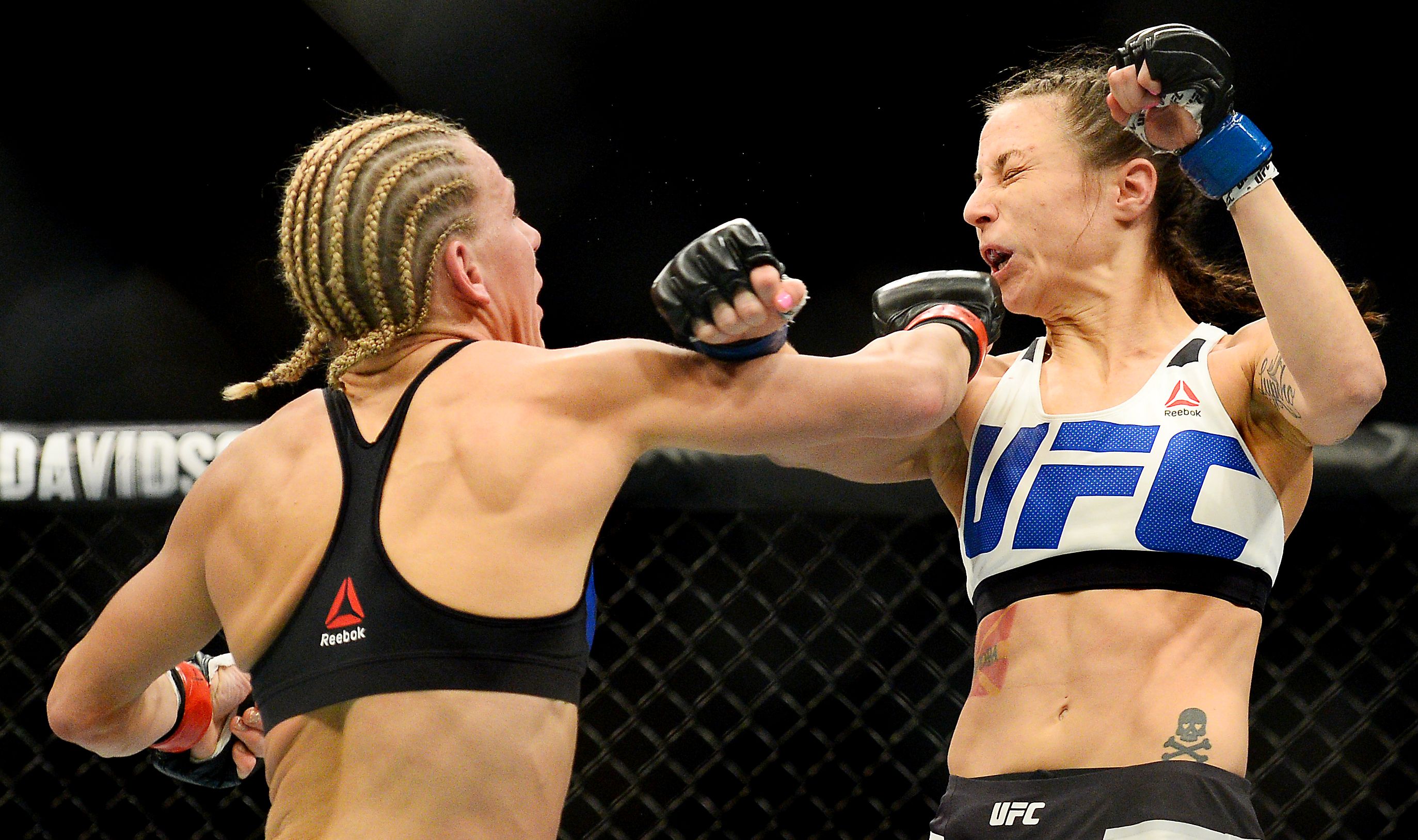 chin-check-photos-ufc-195-lawler-vs-condit-espn