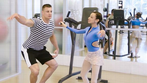 Gronk: 'I'm Rob Gronkowski, and this is my ballet lessons' - ESPN