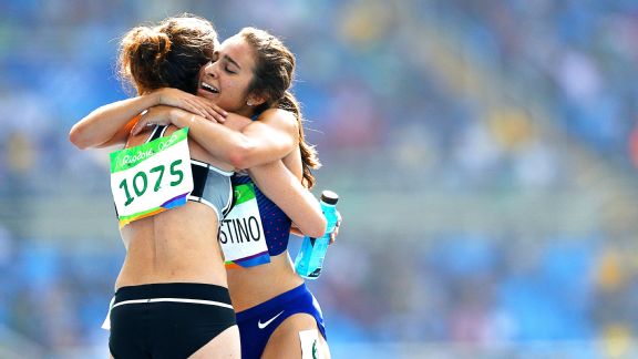 Nikki Hamblin, Abbey D'Agostino