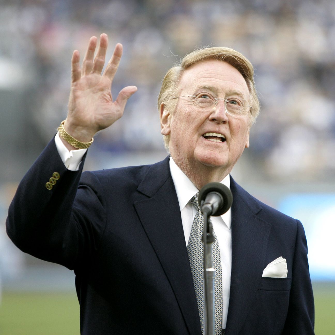 Listen to Vin Scully tell a splendid Dodgers holiday tale