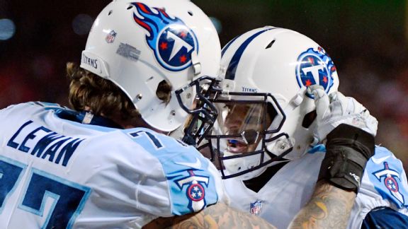 Marcus Mariota and Taylor Lewan celebrate