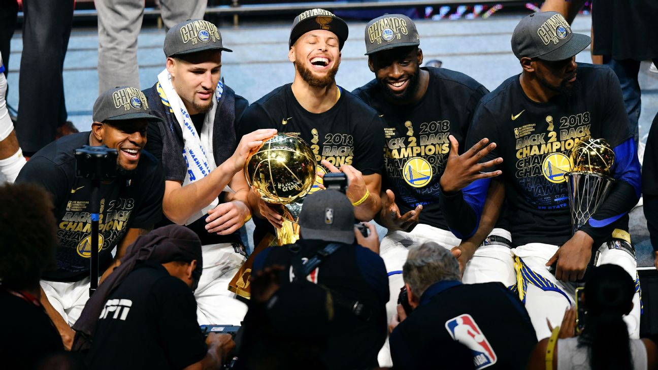 Warriors, fans celebrate third title in four years with parade thro