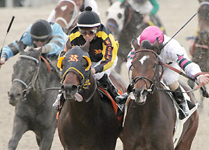Sunbean (right) wins at Fair Grounds.