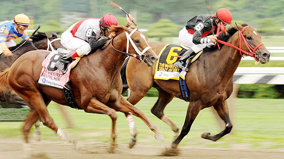 Sean Avery takes the 2011 Vanderbilt Handicap at Saratoga.