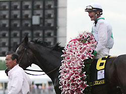 Rachel Alexandra, with Calvin Borel aboard, easily wins the Kentucky Oaks.