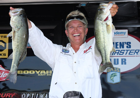 Paula Alexander (1st, 27-5)
