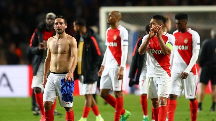 Para pemain Monaco usai kekalahan di leg pertama