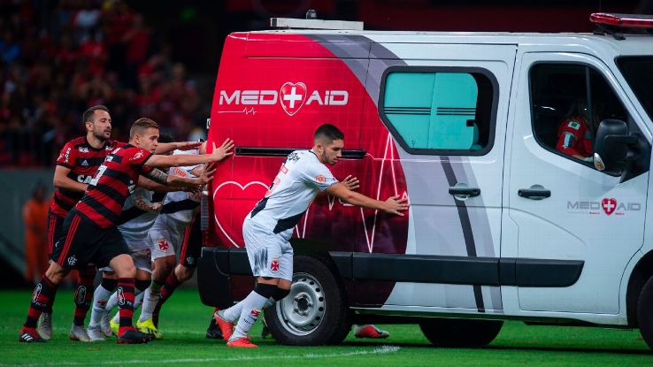 Flamengo and Vasco da Gama players had to push-start the ambulance that was taking Bruno Silva to hosiptal