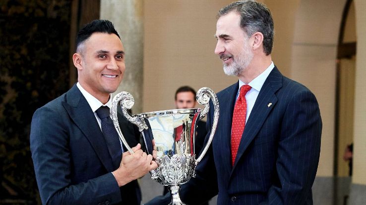 Real Madrid goalkeeper Keylor Navas recieves the National Sports Award 2017 from King Felipe VI of Spain