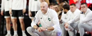 Wyoming hires ex-assistant Wicks as hoops coach