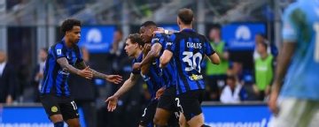 Late Dumfries header salvages 1-1 draw for champions Inter against Lazio