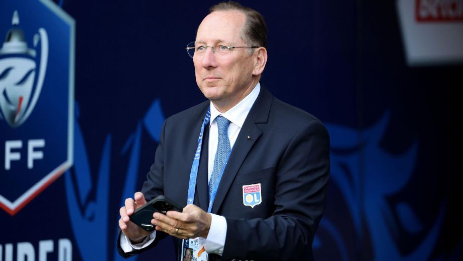 Time de John Textor é rebaixado para segunda divisão após crise financeira