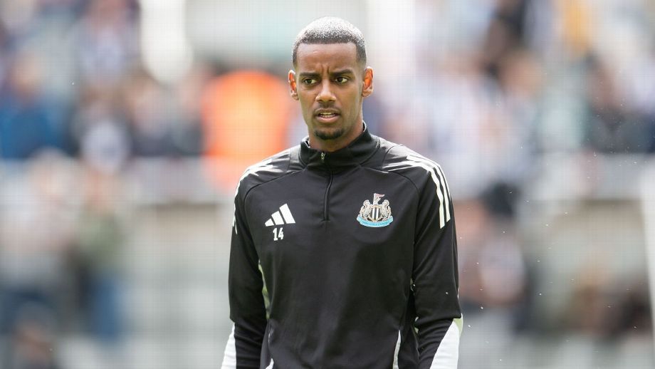 Lenda do Newcastle detona agente de Isak em 'novela' com Liverpool