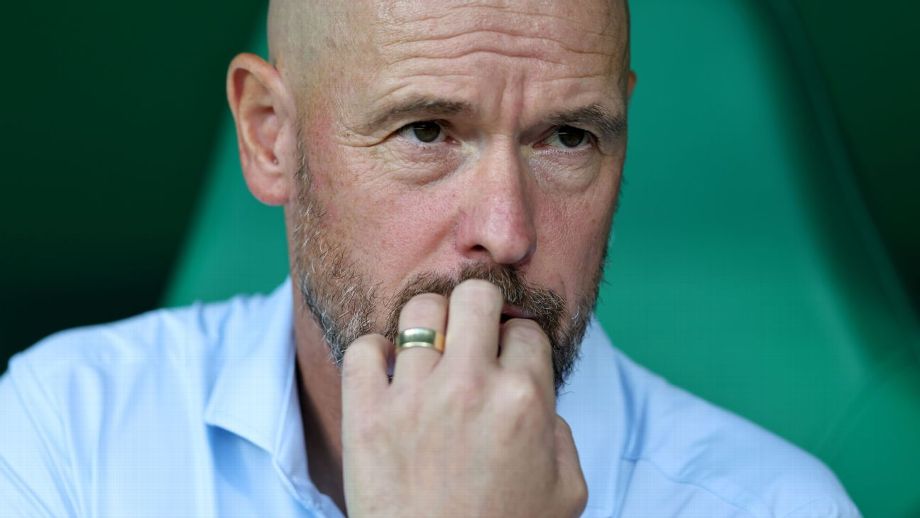 Leverkusen demite Erik ten Hag após três jogos